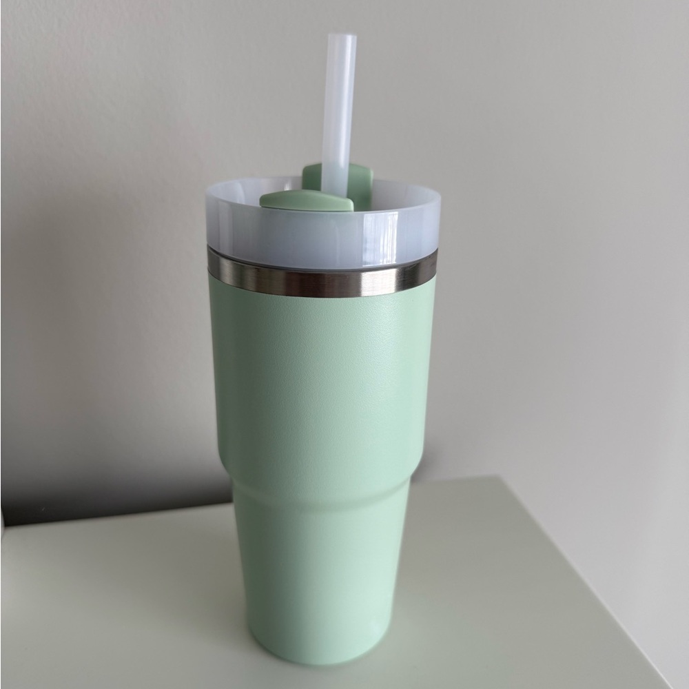 Stanley Tumbler - Picture 3 of 6